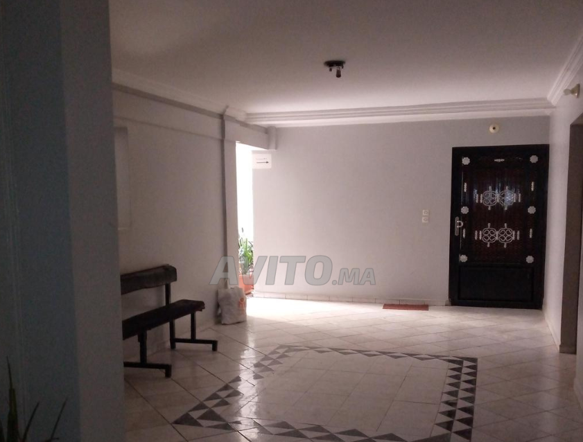 شقة للكراء طابق اول واجهتان قرب صندوف الضمان الاجتماعي