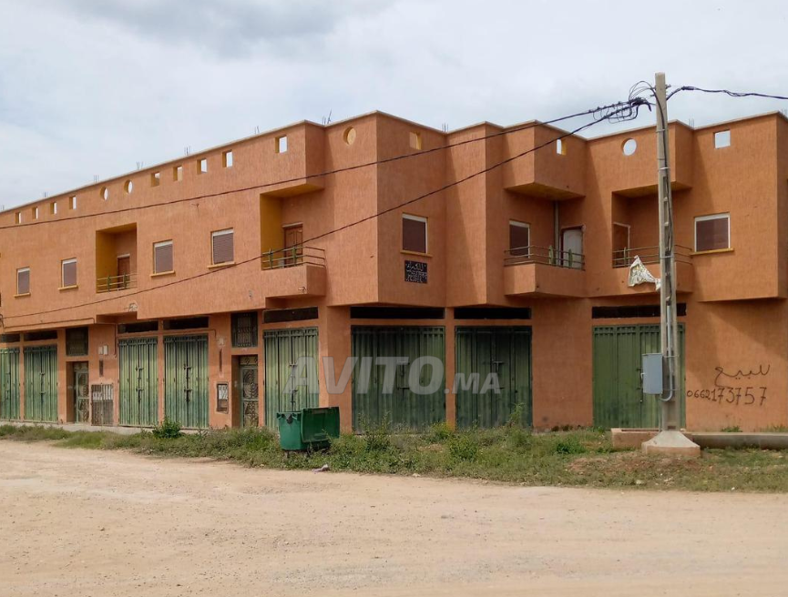 عمارة للبيع – تجارية على طريق لكعيشية السجن المدني