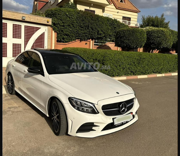 سيارة Mercedes-Benz مستعملة للبيع