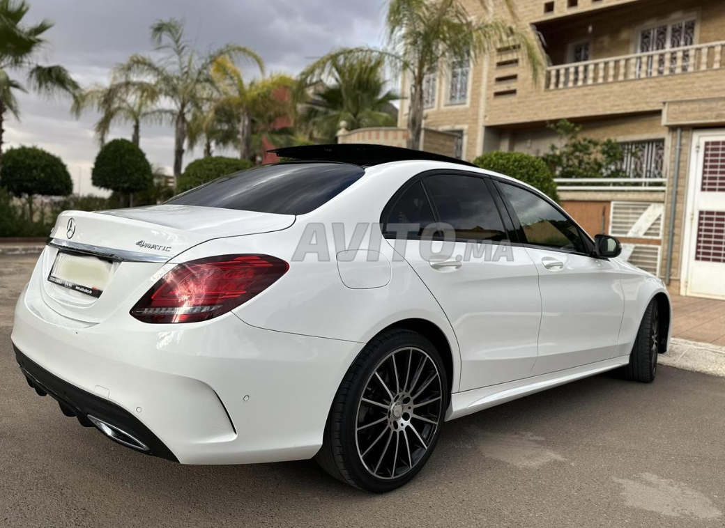 سيارة Mercedes-Benz مستعملة للبيع