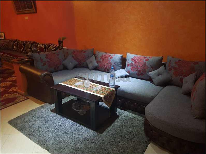 شقة للبيع في الفقيه بن صالح بالقرب من مركز مرجان للتسوق