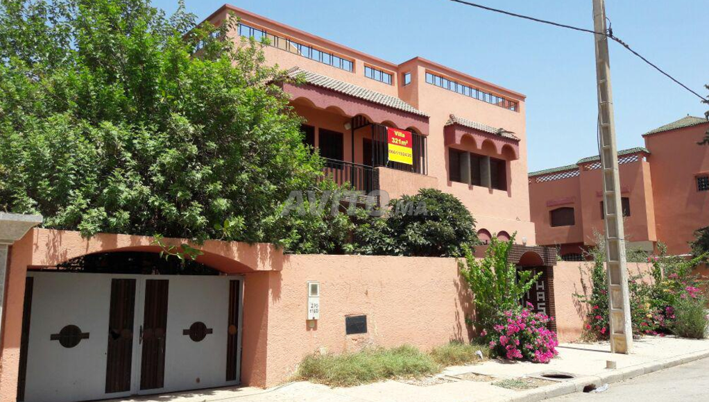 بنى ملال – ڨيلا للبيع بمساحة 321 متر مربع