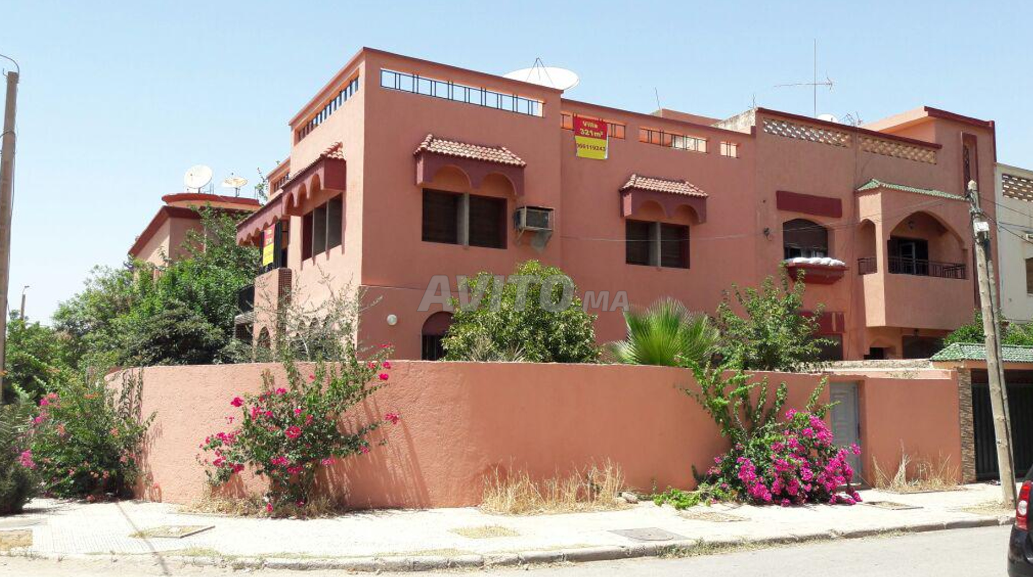 بنى ملال – ڨيلا للبيع بمساحة 321 متر مربع